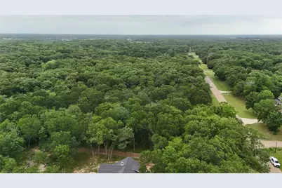 112 Oakmont Drive, Mabank, TX 75147 - Photo 2