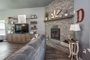 400 E Hinton St, Tioga, TX 76271 - Photo 8