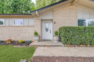 3118 N Calais St, Sherman, TX 75090 - Photo 2