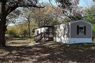 511 E Oakdale St, Keene, TX 76059 - Photo 2