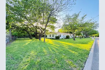 106 Hillcrest Street, Mansfield, TX 76063 - Photo 2