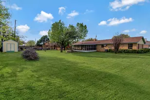 319 Allen Dr, Justin, TX 76247 - Photo 36
