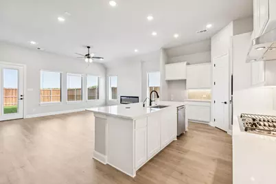 9801 Dahlia Boulevard, Mesquite, TX 75126 - Photo 10