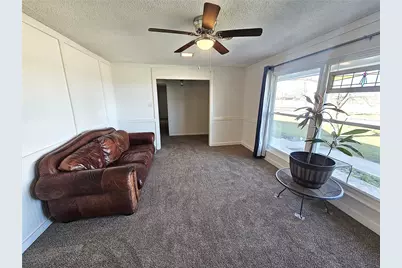 220 N Calhoun Street, Groesbeck, TX 76642 - Photo 10