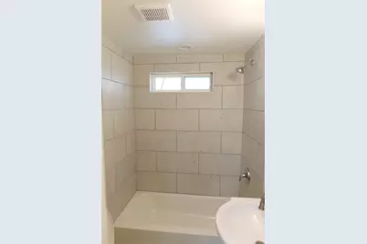 1037 E Cantey Street, Fort Worth, TX 76104 - Photo 10