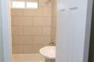 1037 E Cantey St, Fort Worth, TX 76104 - Photo 8