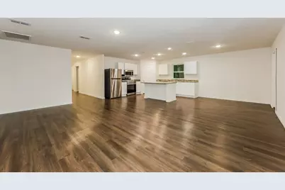 313 Bounding Main Street, Gun Barrel City, TX 75156 - Photo 4