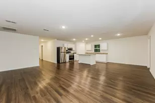 313 Bounding Main St, Gun Barrel City, TX 75156 - Photo 4