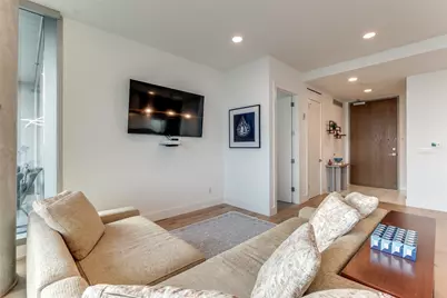 3130 N Harwood Street #902, Dallas, TX 75201 - Photo 4