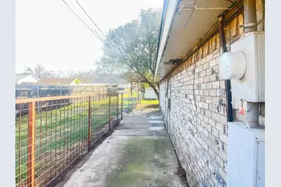 505 N Yosemite, Iowa Park, TX 76367 - Photo 4