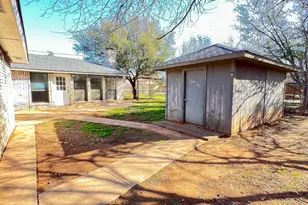 505 N Yosemite, Iowa Park, TX 76367 - Photo 28