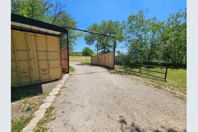 3008 Lucky Pepper Drive, Granbury, TX 76035 - Photo 40