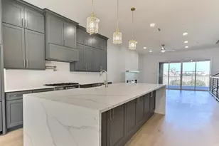 408 Vista Buena Trl, Fort Worth, TX 76111 - Photo 2