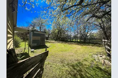 509 Henderson, Jacksboro, TX 76458 - Photo 2