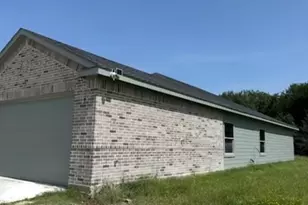 10185 Budtime Ln, Dallas, TX 75217 - Photo 4