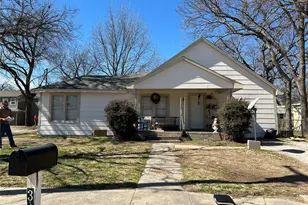 317 Ritchey St, Gainesville, TX 76240 - Photo 1