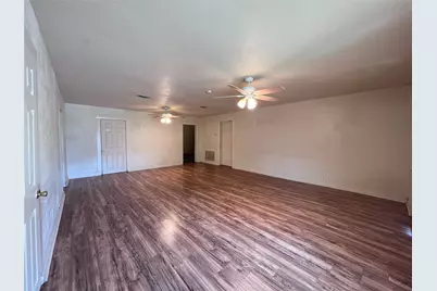 317 Ritchey Street, Gainesville, TX 76240 - Photo 2