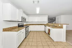 6021 Lucas Ct, Fort Worth, TX 76119 - Photo 20