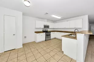 6021 Lucas Ct, Fort Worth, TX 76119 - Photo 18