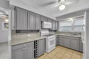 6324 Woodbine Dr, Fort Worth, TX 76112 - Photo 6