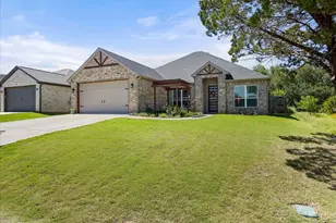 2610 Austin Dr, Granbury, TX 76048 - Photo 4