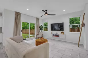 1619 Homeland St, Dallas, TX 75212 - Photo 8