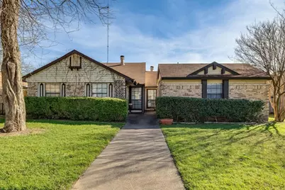 409-411 Dollins Street, Cedar Hill, TX 75104 - Photo 1