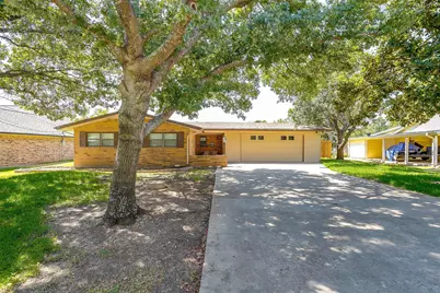 4012 Sioux Court, Granbury, TX 76048 - Photo 2