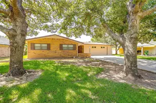 4012 Sioux Ct, Granbury, TX 76048 - Photo 1
