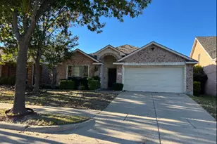 2041 Lake Trail Dr, Heartland, TX 75126 - Photo 2