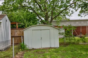 1102 Fair Ave, Gainesville, TX 76240 - Photo 16