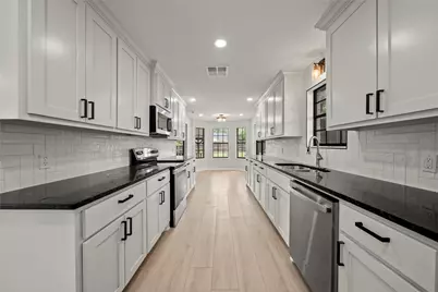 478 Greenwood Lane, Waco, TX 76705 - Photo 8