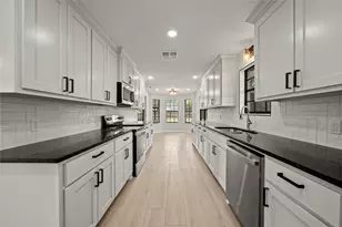 478 Greenwood Ln, Waco, TX 76705 - Photo 8