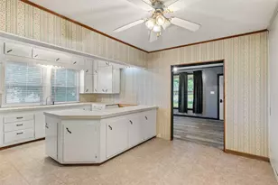 302 W Grogan St, Hamilton, TX 76531 - Photo 12