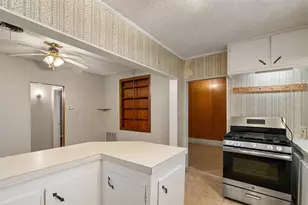 302 W Grogan St, Hamilton, TX 76531 - Photo 16