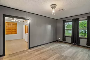 302 W Grogan St, Hamilton, TX 76531 - Photo 6