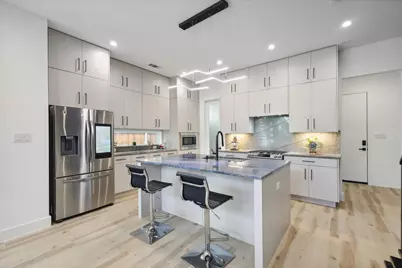 2433 Vagas Street, Dallas, TX 75219 - Photo 8