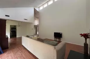 5718 Meadow Wood Ln, Fort Worth, TX 76112 - Photo 4