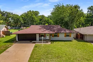 405 Harriett St, Arlington, TX 76010 - Photo 1