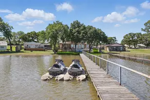 8913 Sunrise Point Ct, Fort Worth, TX 76135 - Photo 6