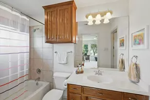 8913 Sunrise Point Ct, Fort Worth, TX 76135 - Photo 34