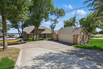 8913 Sunrise Point Court, Fort Worth, TX 76135 - Photo 34