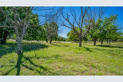 8433 W Landings Road, Granbury, TX 76049 - Photo 8