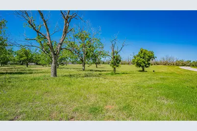 8433 W Landings Road, Granbury, TX 76049 - Photo 10