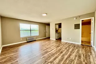 701 W Sycamore St, Denton, TX 76201 - Photo 1