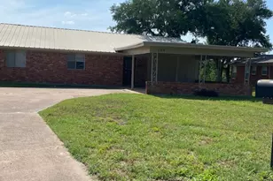 105 Oak Ridge Terrace, Weatherford, TX 76086 - Photo 2