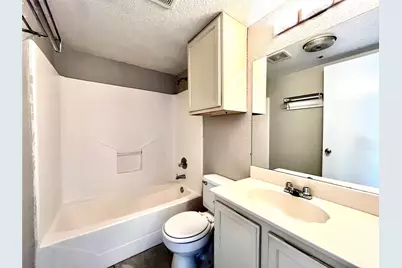 701 W Sycamore Street #206, Denton, TX 76201 - Photo 6