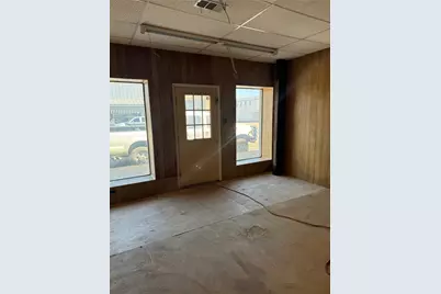 225 Main Street S, McGregor, TX 76657 - Photo 2