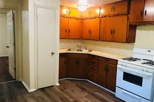 518 W Sycamore St, Denton, TX 76201 - Photo 1