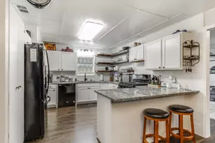 217 W Grady St, Blooming Grove, TX 76626 - Photo 8